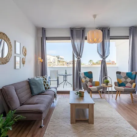 Livia In Apartment Larnaka